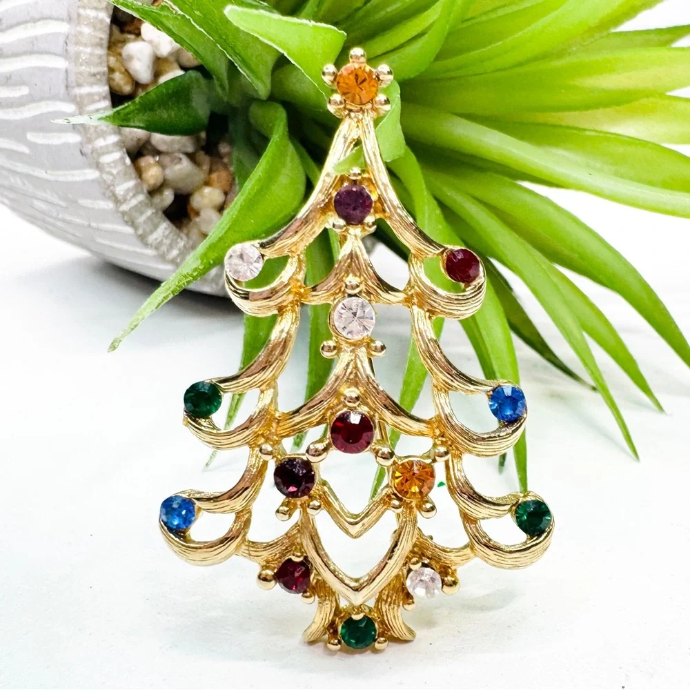 Vintage 80s Monet Openwork Multicolor Rhinestone Gold Tone Christmas Tree Brooch